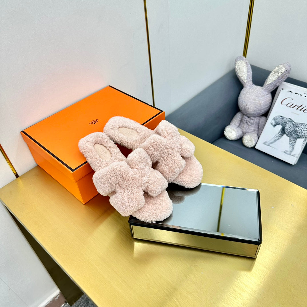 0RAN SHEARLING SANDALS LIGHT PINK