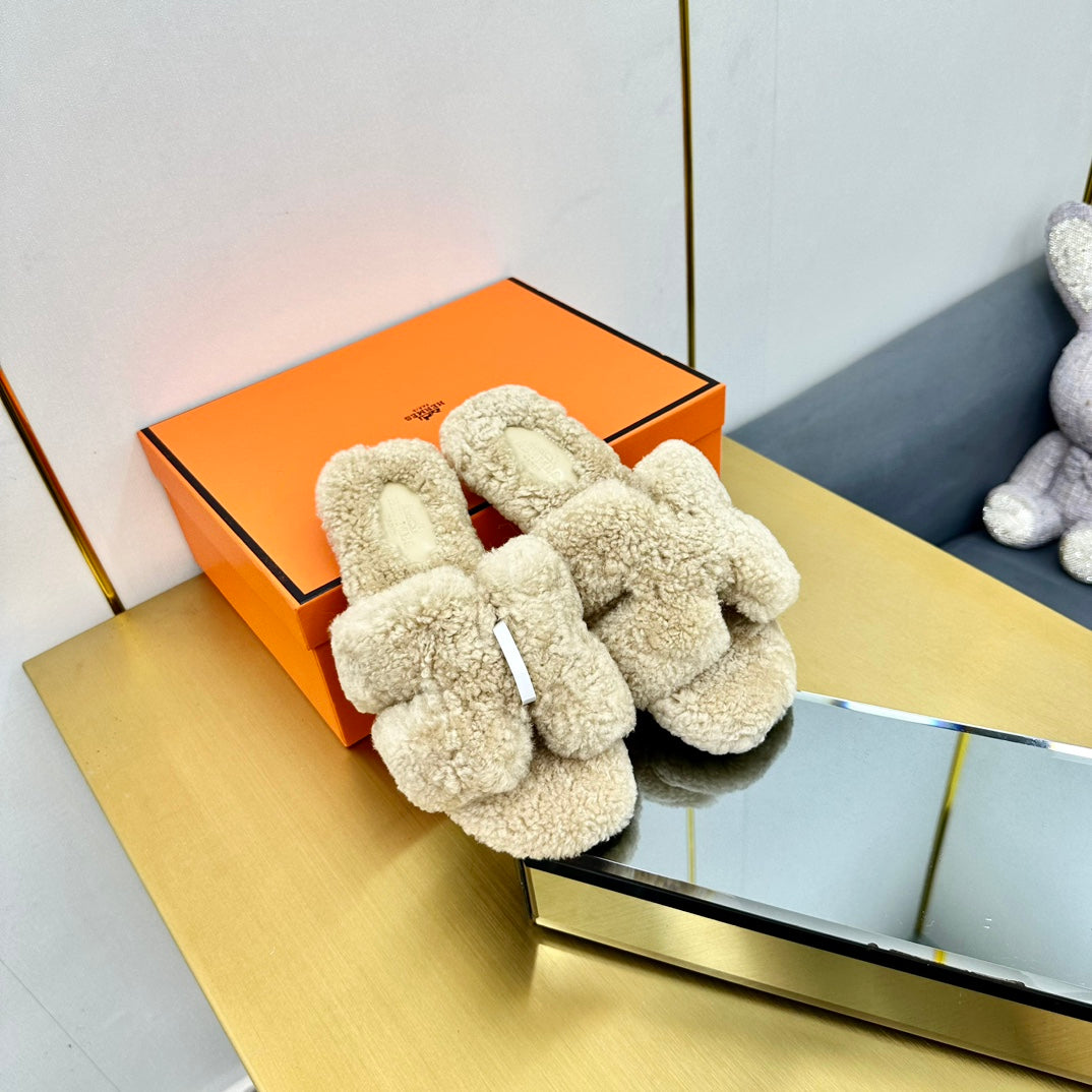 0RAN SHEARLING SANDALS ECRU TAN