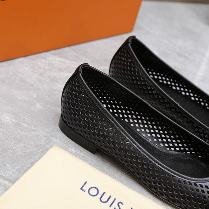 LV WOMEN'S BALLET FLAT IN BLACK CALFSKIN WITH PERFORATION CRAFTMANSHIP