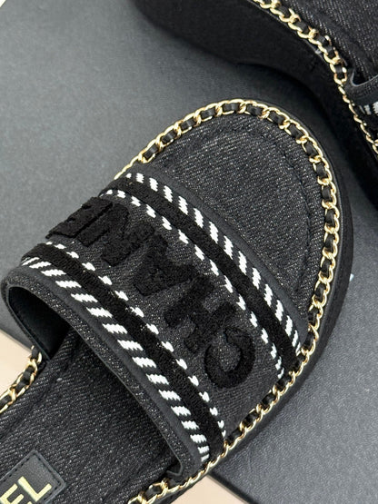 THICK SOLE WEDGE SLIPPERS IN BLACK DENIM FABRIC