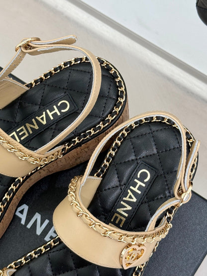 THICK-SOLED CHAIN HEART SANDAL IN BISQUE BEIGE LAMBSKIN
