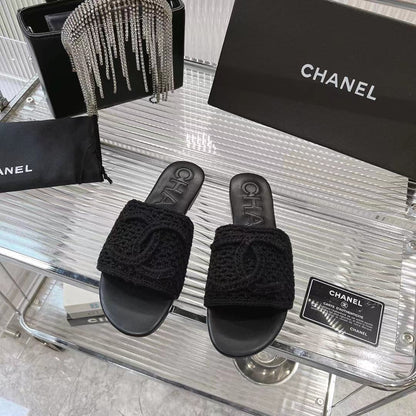 SLIPPERS BLACK SHEEPSKIN