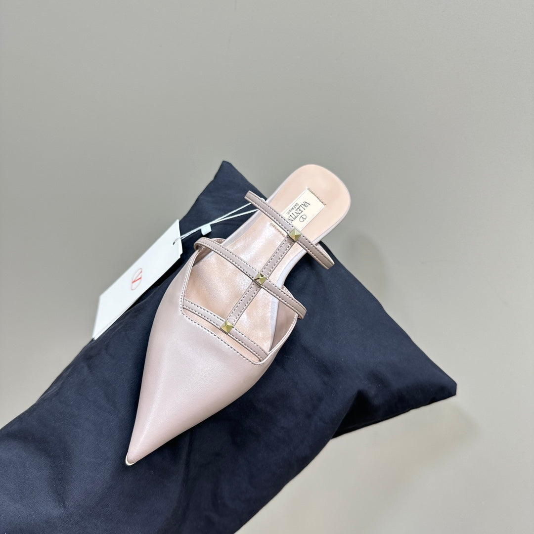 ROCKSTUD WISPY SOFT PINK CALFSKIN MULE 20MM
