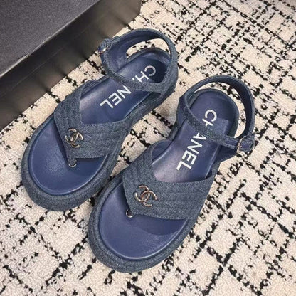 THICK-SOLED THONG SANDAL IN NAVY BLUE DENIM