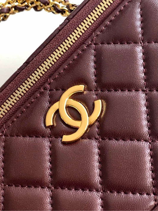 SMALL VANITY CASE WITH HANDLE 17 IN WINE RED LAMBSKIN GOLD HARDWARE
