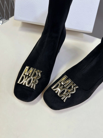 ICON HEELED ANKLE BOOT BLACK SUEDE 4 CM WITH GOLD LOGO