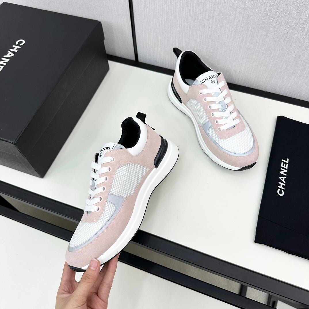 SNEAKER IN LIGHT PINK SUEDE AND WHITE BREATHABLE MESH