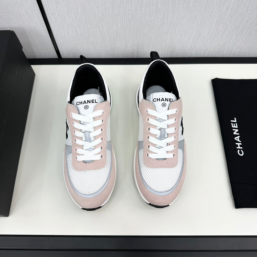 SNEAKER IN LIGHT PINK SUEDE AND WHITE BREATHABLE MESH