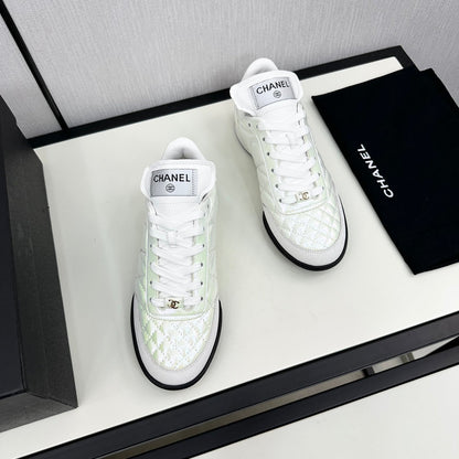 SPORTS SHOES IN GLOSSY WHITE CALFSKIN