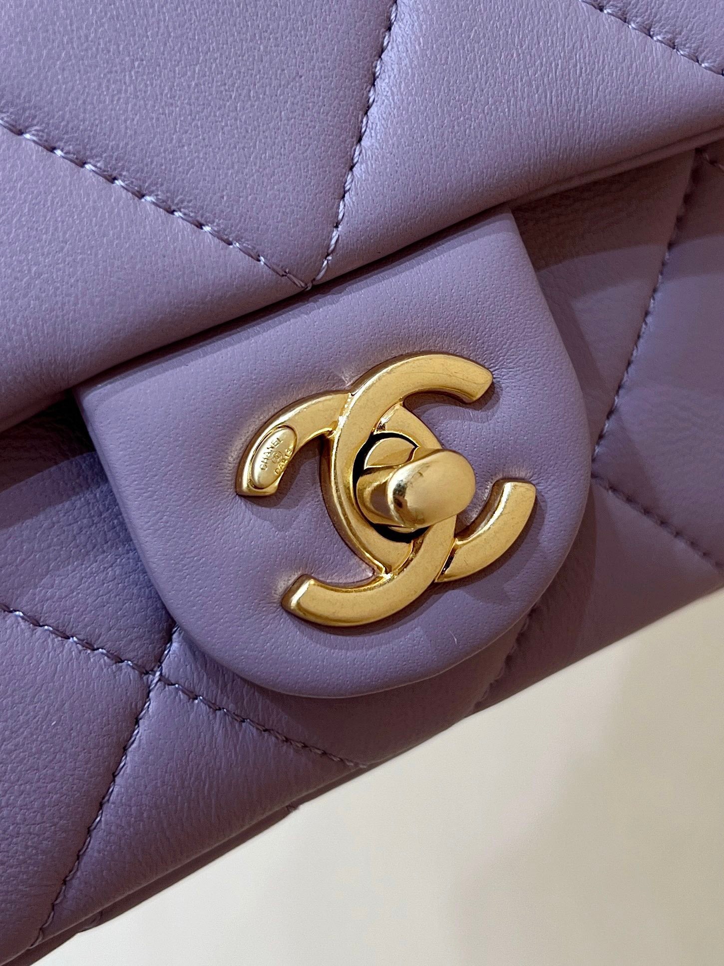 MINI FLAP BAG 16 IN BABY PURPLE LAMBSKIN GOLD DOUBLE C THICK CHAIN