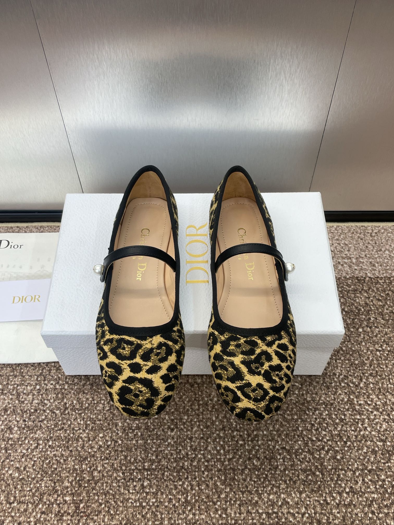 BALLET FLAT CAMEL PONY HAIR CALFSKIN WITH BROWN LEOPARD MOTIF