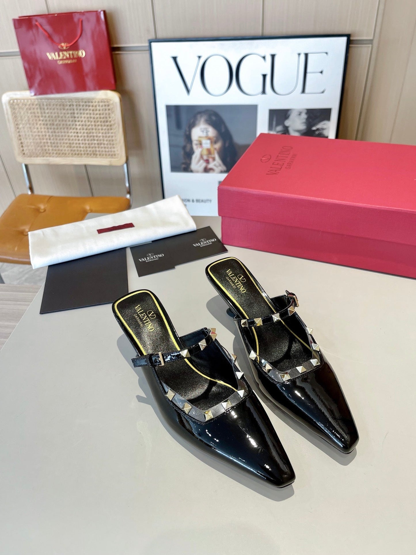 ROCKSTUD CAGED MULES 5 CM IN BLACK CALFSKIN