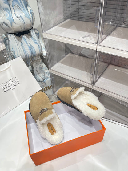 SLIP-ON MULE IN TORTILLA BROWN SUEDE AND SHEARLING LINING