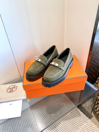 ICONE LOAFER IN ARMY GREEN SUEDE