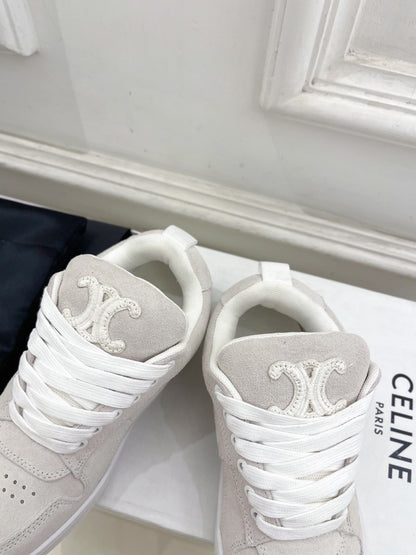 HUNTINGTON LOW LACE-UP SNEAKER IN PALE GRAY SUEDE AND MESH