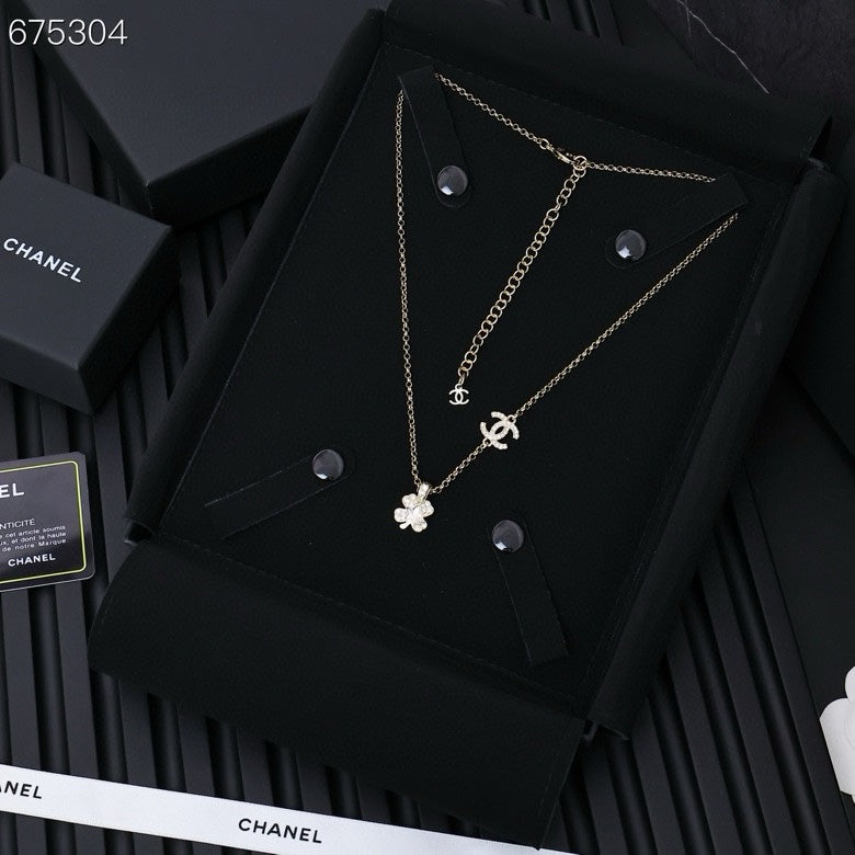 PENDANT NECKLACE FULL DIAMOND FOUR-LEAF CLOVER DOUBLE C IN GOLD