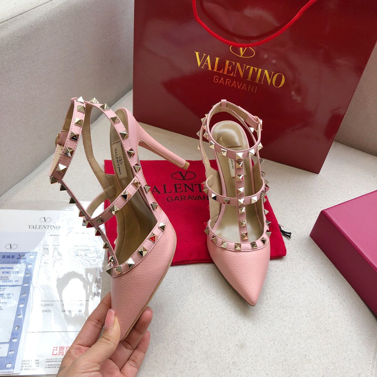 ROCKSTUD LIGHT PINK METALLIC CALFSKIN ANKLE STRAP HIGH SANDAL