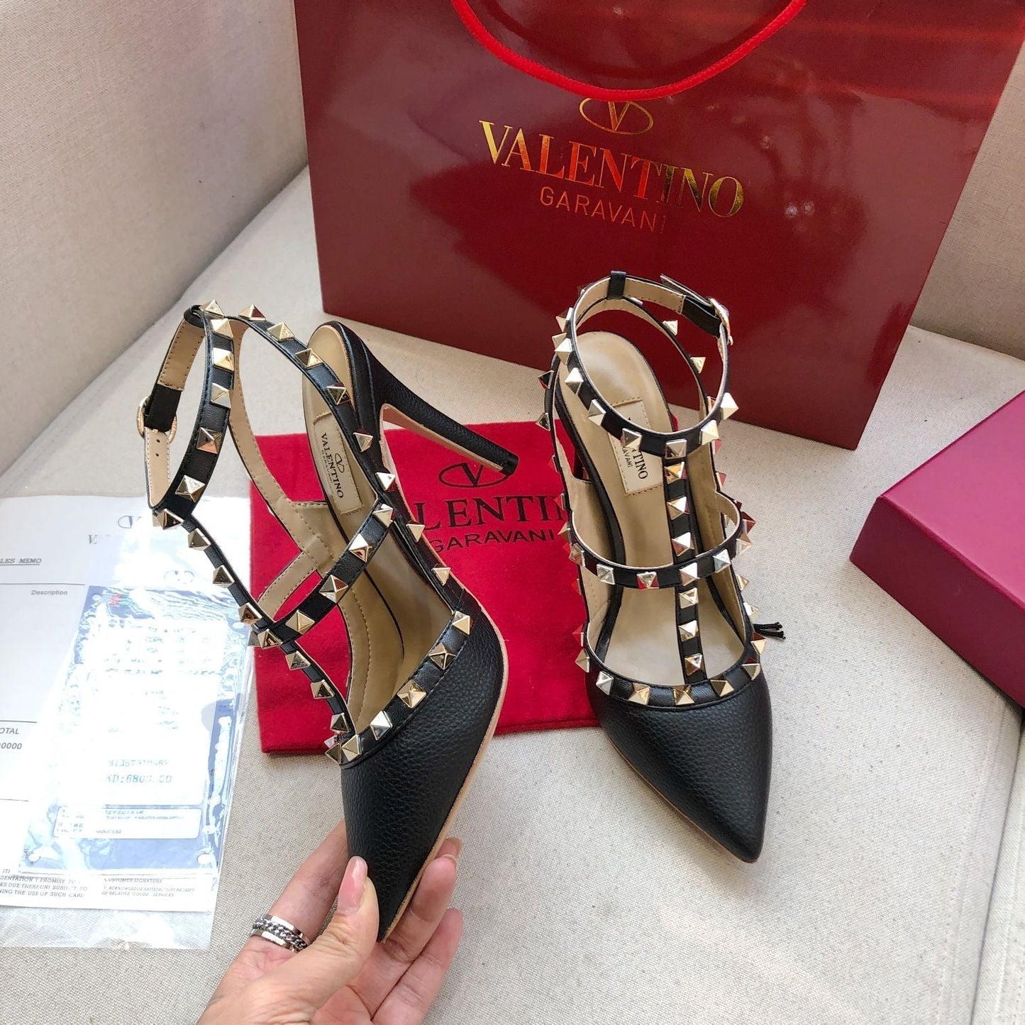 ROCKSTUD BLACK METALLIC CALFSKIN ANKLE STRAP HIGH SANDAL