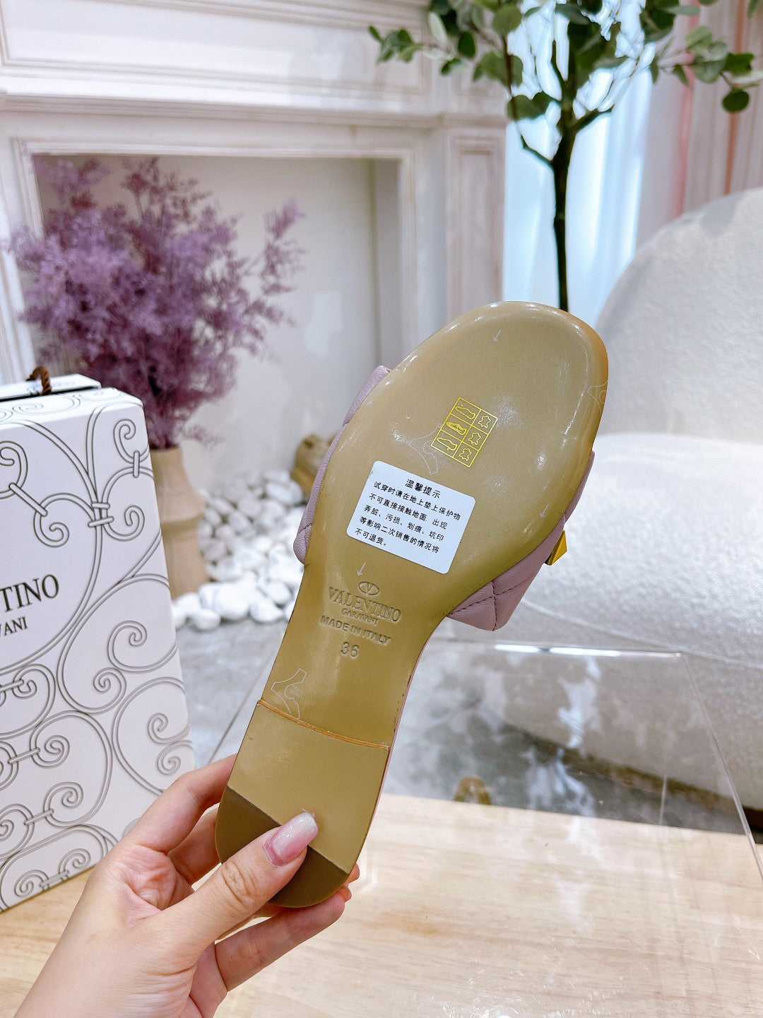 STUD FLAT SLIDE IN BABY PINK LAMBSKIN