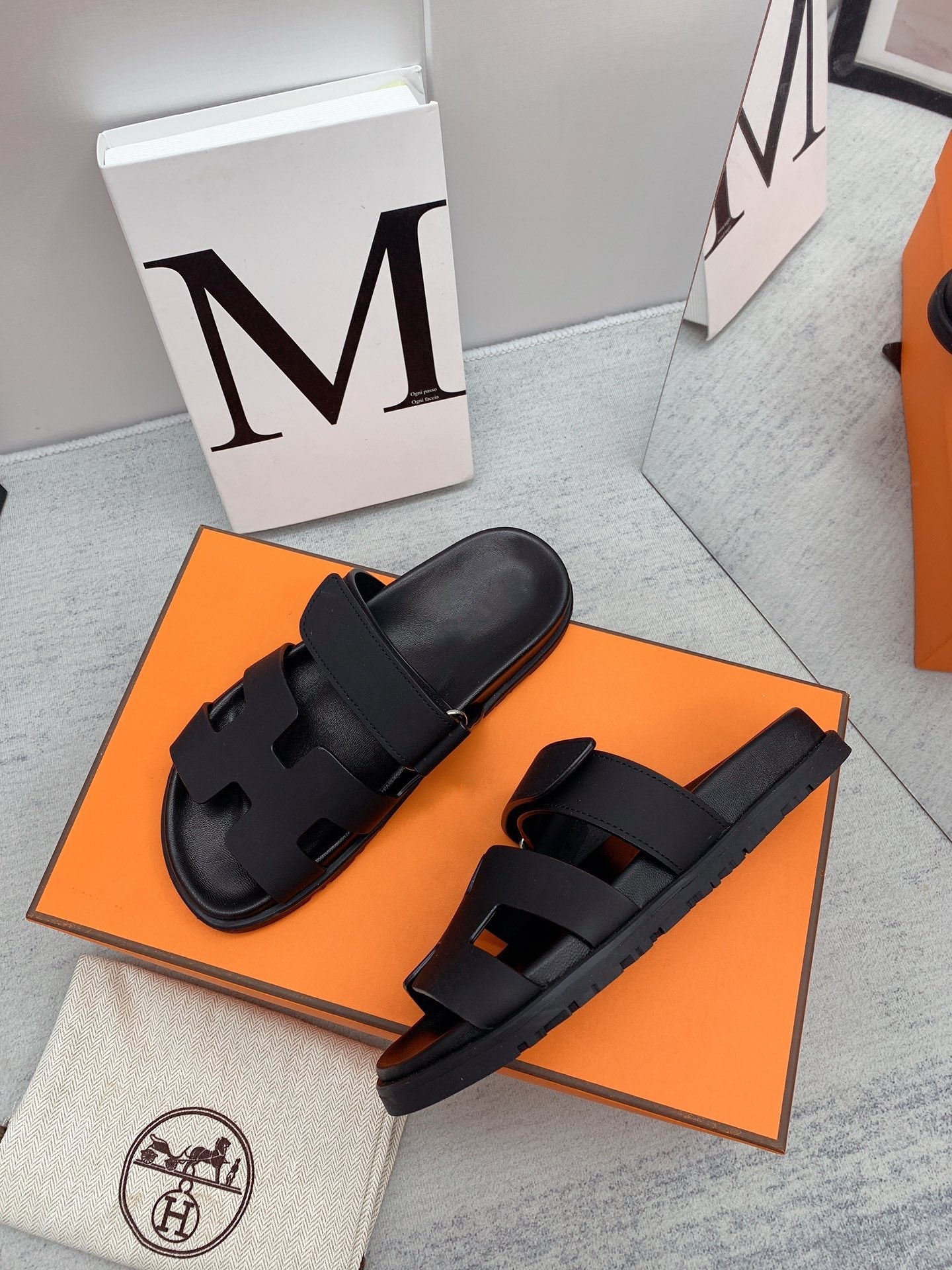 Chypre Sandal Black